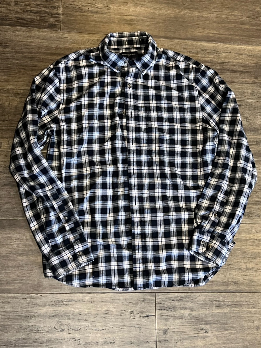 Men’s Banana Republic untucked fit black brown plaid button down fall LS shirt